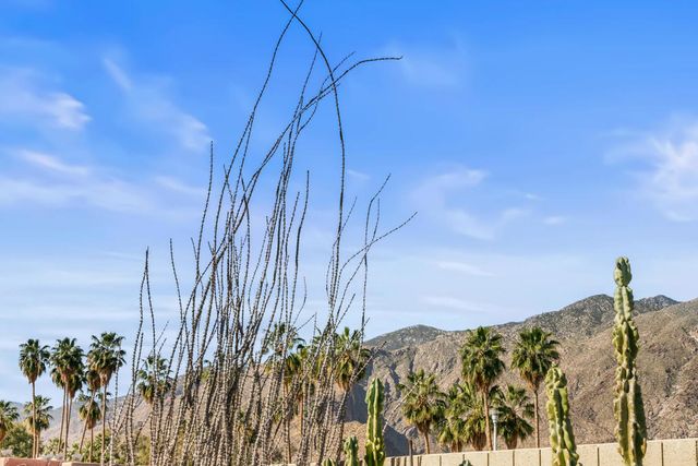 671 E Arenas Road, Palm Springs, CA 92262