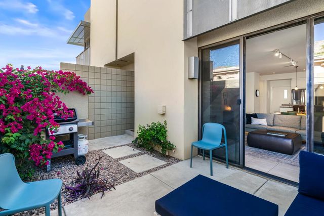 671 E Arenas Road, Palm Springs, CA 92262