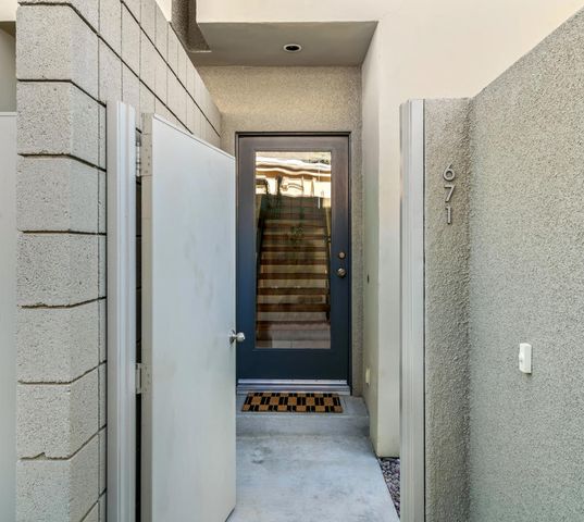 671 E Arenas Road, Palm Springs, CA 92262