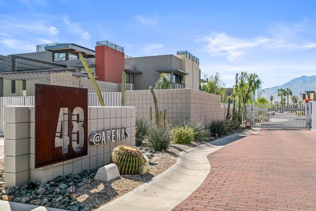 671 E Arenas Road, Palm Springs, CA 92262