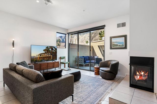 671 E Arenas Road, Palm Springs, CA 92262