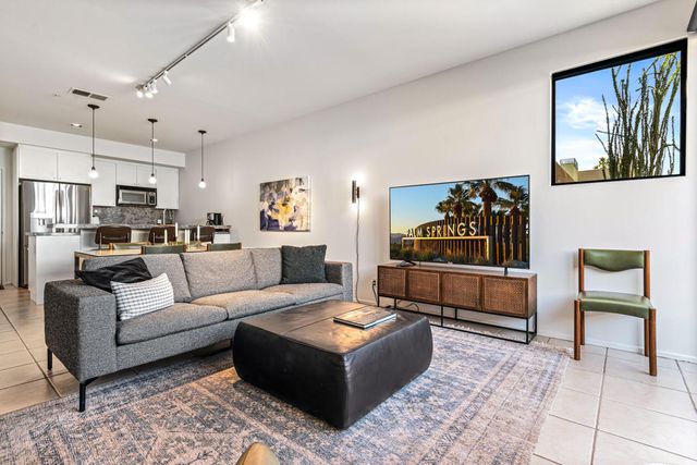 671 E Arenas Road, Palm Springs, CA 92262