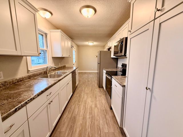 405 W 1st Street, Mountain Grove, MO 65711