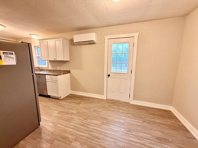 405 W 1st Street, Mountain Grove, MO 65711