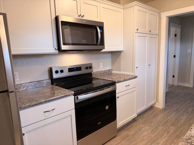 405 W 1st Street, Mountain Grove, MO 65711