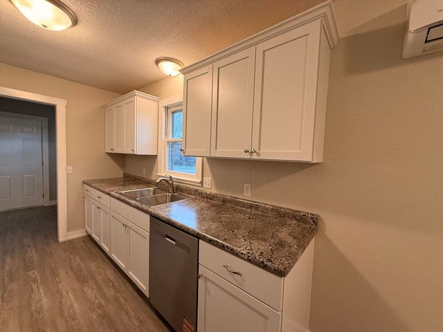 405 W 1st Street, Mountain Grove, MO 65711