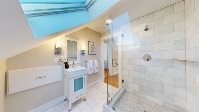 88 Line St 88, Somerville, MA 02143