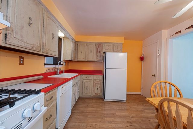 213-215 Arlington Ave, N Versailles, PA 15137