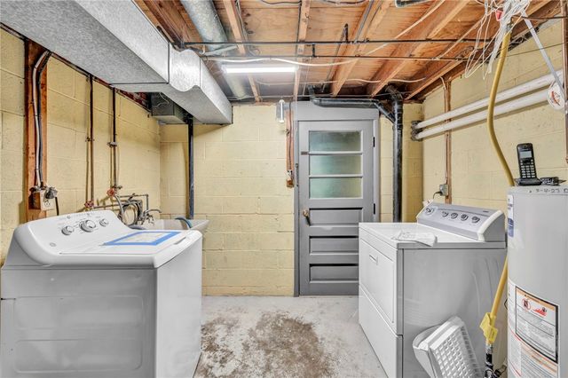 213-215 Arlington Ave, N Versailles, PA 15137
