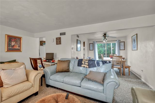 213-215 Arlington Ave, N Versailles, PA 15137