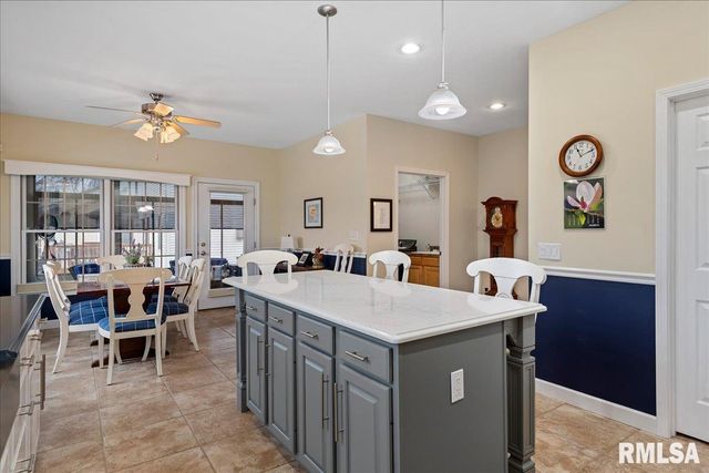 2121 Lake Crest Drive, Springfield, IL 62712