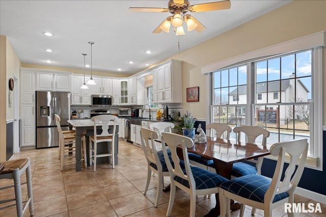 2121 Lake Crest Drive, Springfield, IL 62712