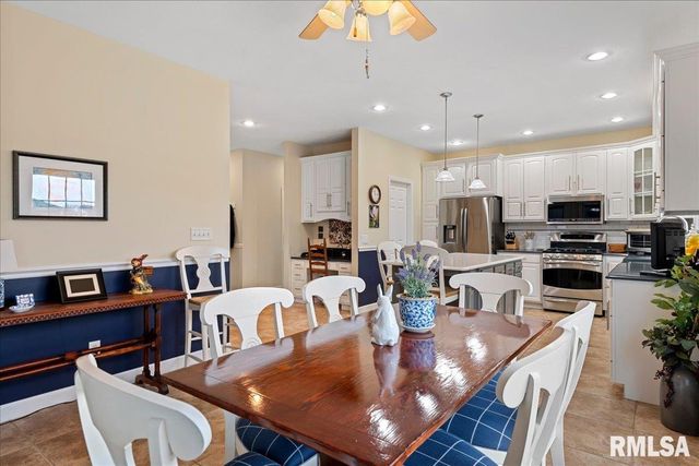 2121 Lake Crest Drive, Springfield, IL 62712