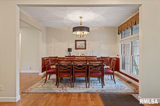 2121 Lake Crest Drive, Springfield, IL 62712