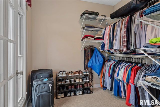 2121 Lake Crest Drive, Springfield, IL 62712