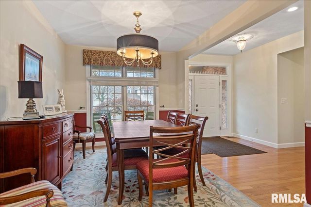 2121 Lake Crest Drive, Springfield, IL 62712