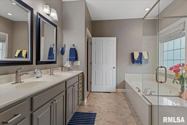 2121 Lake Crest Drive, Springfield, IL 62712