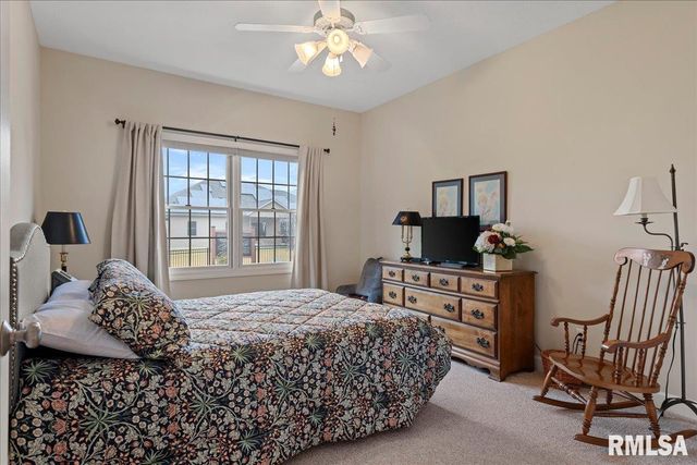 2121 Lake Crest Drive, Springfield, IL 62712