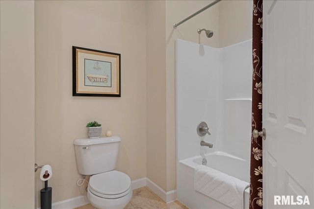 2121 Lake Crest Drive, Springfield, IL 62712