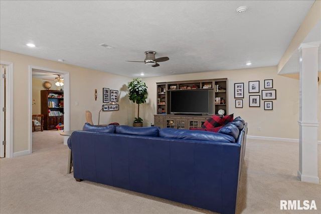 2121 Lake Crest Drive, Springfield, IL 62712