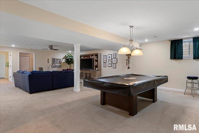 2121 Lake Crest Drive, Springfield, IL 62712