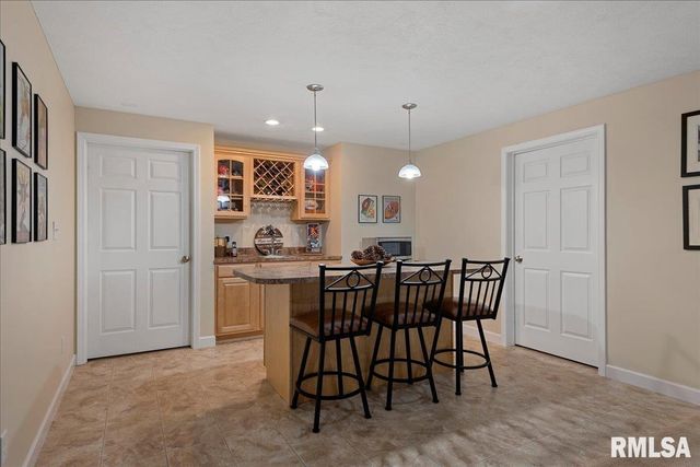 2121 Lake Crest Drive, Springfield, IL 62712