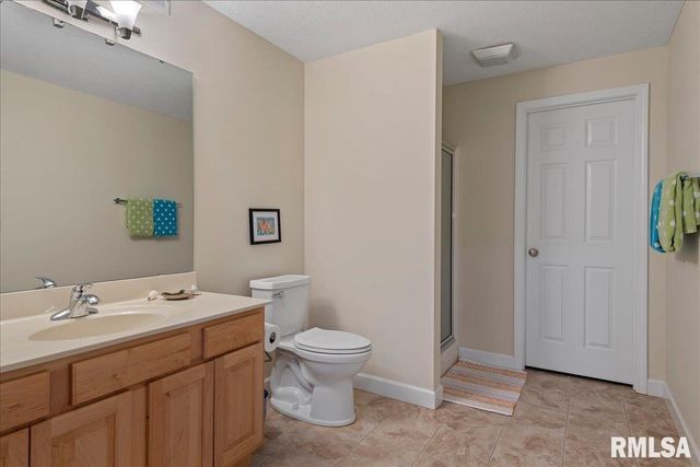 2121 Lake Crest Drive, Springfield, IL 62712