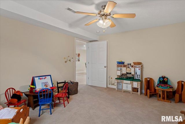 2121 Lake Crest Drive, Springfield, IL 62712