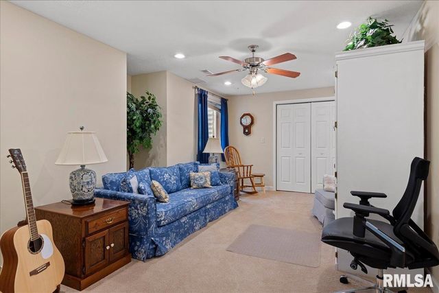 2121 Lake Crest Drive, Springfield, IL 62712