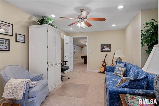 2121 Lake Crest Drive, Springfield, IL 62712