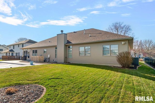 2121 Lake Crest Drive, Springfield, IL 62712