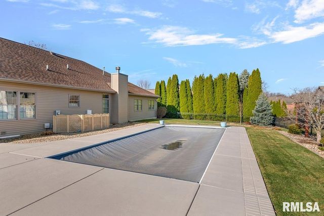 2121 Lake Crest Drive, Springfield, IL 62712