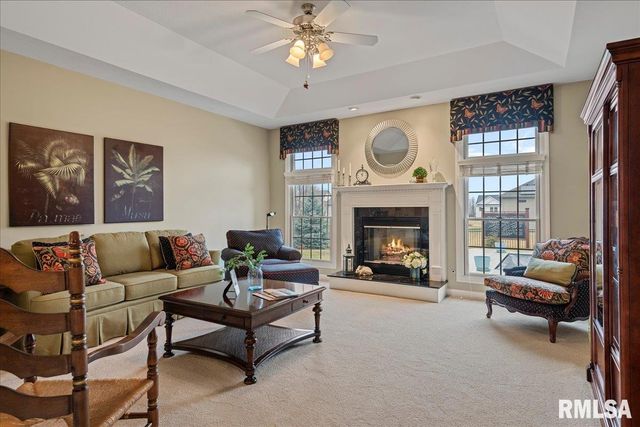 2121 Lake Crest Drive, Springfield, IL 62712