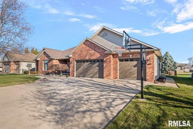 2121 Lake Crest Drive, Springfield, IL 62712