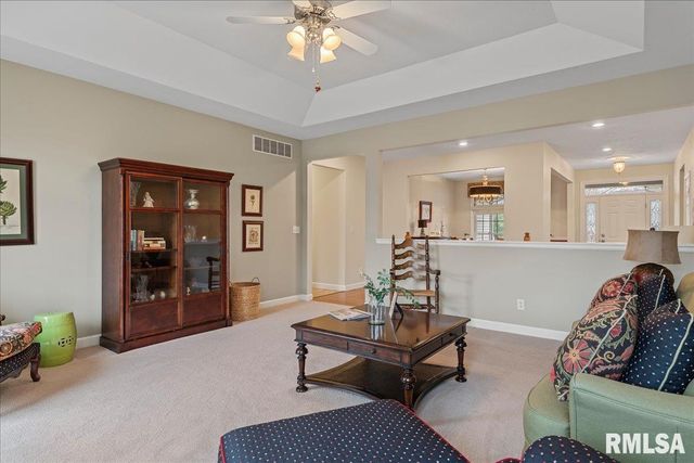 2121 Lake Crest Drive, Springfield, IL 62712