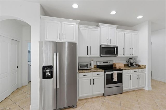 2452 Blackburn CIR, Cape Coral, FL 33991