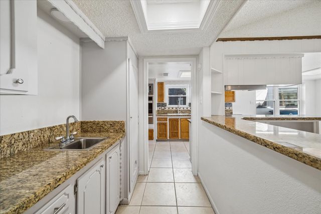 631 Lexington Square, Humble, TX 77338