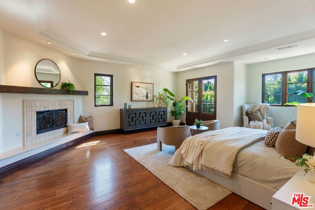509 S Gretna Green Way, Los Angeles, CA 90049