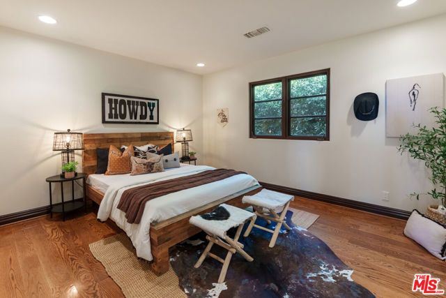509 S Gretna Green Way, Los Angeles, CA 90049