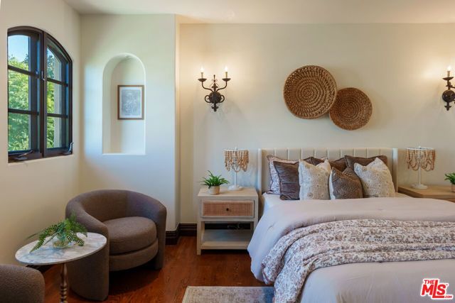 509 S Gretna Green Way, Los Angeles, CA 90049