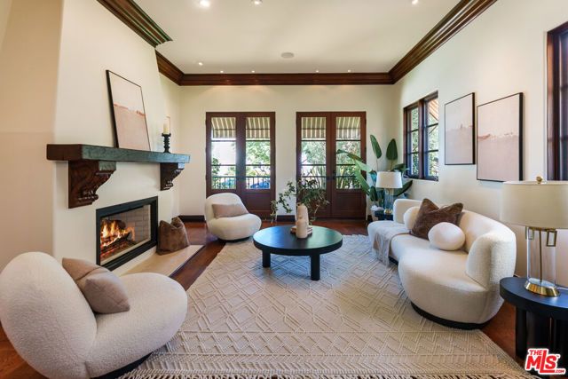 509 S Gretna Green Way, Los Angeles, CA 90049