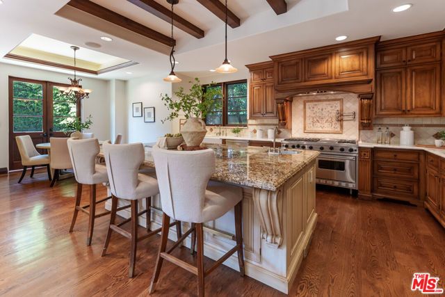 509 S Gretna Green Way, Los Angeles, CA 90049