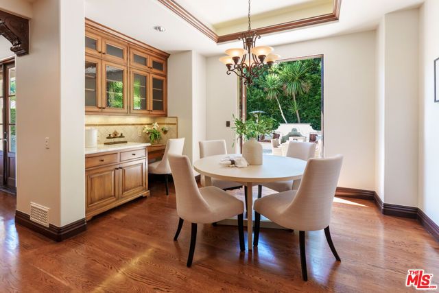 509 S Gretna Green Way, Los Angeles, CA 90049
