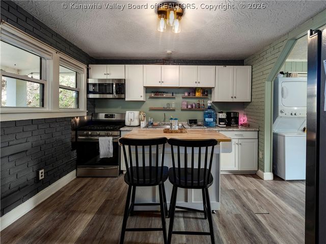 1929 Witcher Creek Road, Belle, WV 25015