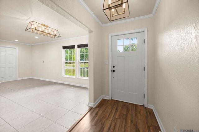 7541 Summer Place Dr, Baton Rouge, LA 70811