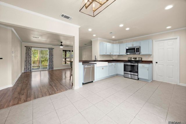 7541 Summer Place Dr, Baton Rouge, LA 70811