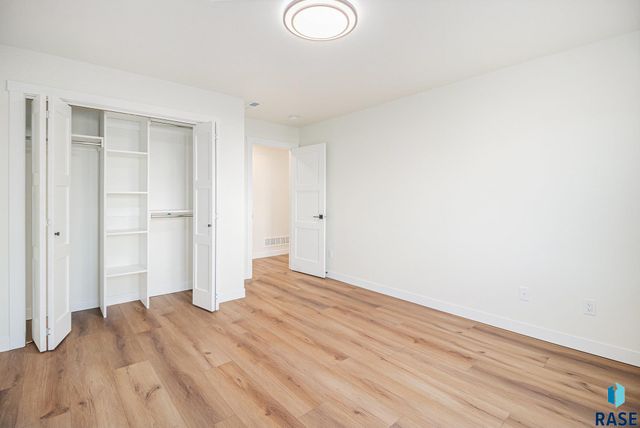 2904 Dunraven Ave Avenue, Sioux Falls, SD 57110