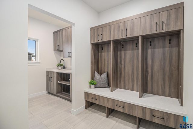 2904 Dunraven Ave Avenue, Sioux Falls, SD 57110