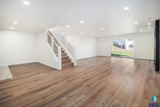 2904 Dunraven Ave Avenue, Sioux Falls, SD 57110