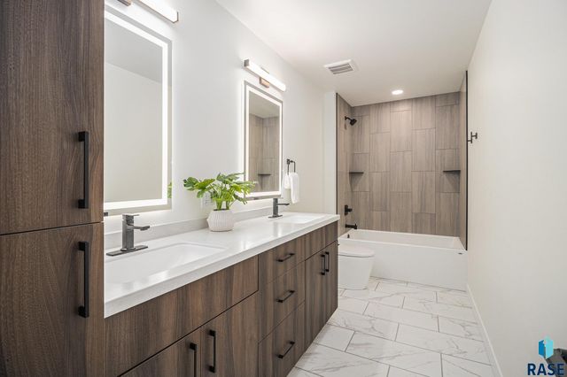 2904 Dunraven Ave Avenue, Sioux Falls, SD 57110